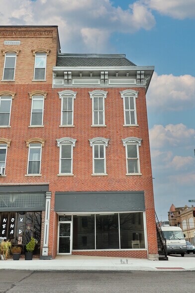 More Photos Of 102-104 W Columbus St, Kenton Office Residential For Sale