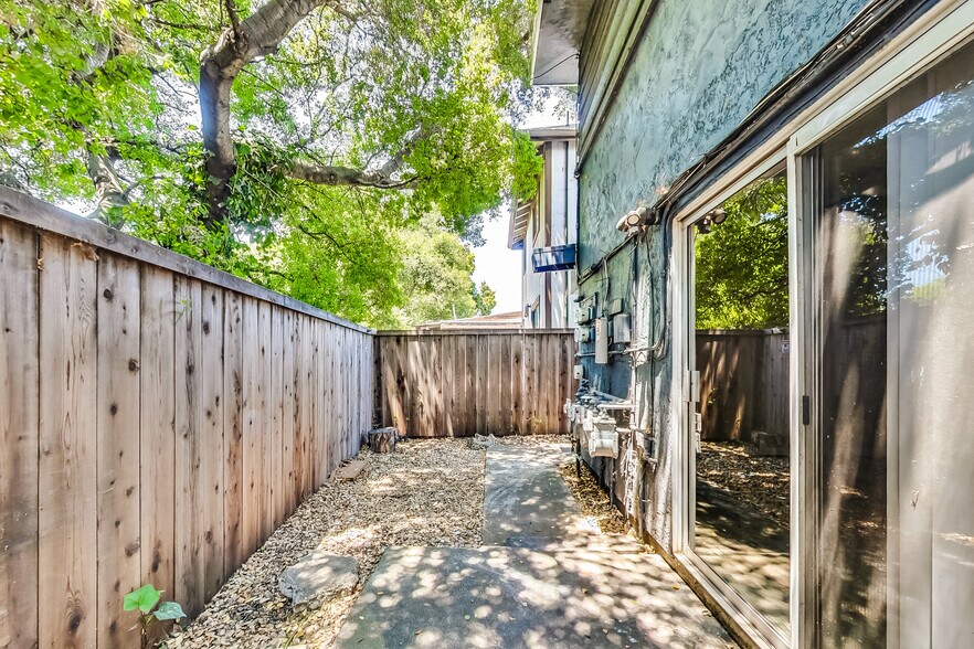 More Photos Of 3257 Delaware St, Oakland Apartments For Sale