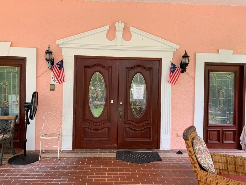 More Photos Of 722 E Lake Rd S, Tarpon Springs Assisted Living For Sale
