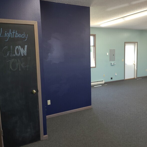 More Photos Of 8265 179th St NW, Clearwater Loft Creative Space For Lease