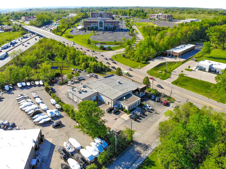 More Photos Of 6947 E Kemper Rd, Cincinnati Auto Repair For Sale