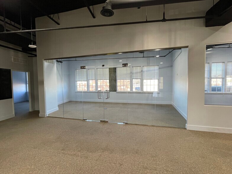 More Photos Of 105 Centennial St, La Plata Medical For Sale