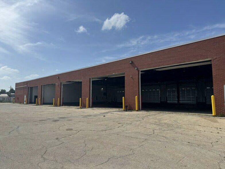 More Photos Of 5041 W Pershing Rd, Stickney Truck Terminal For Lease