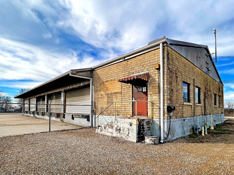 Primary Photo Of 1924 S Church St, Paris Manufacturing For Lease