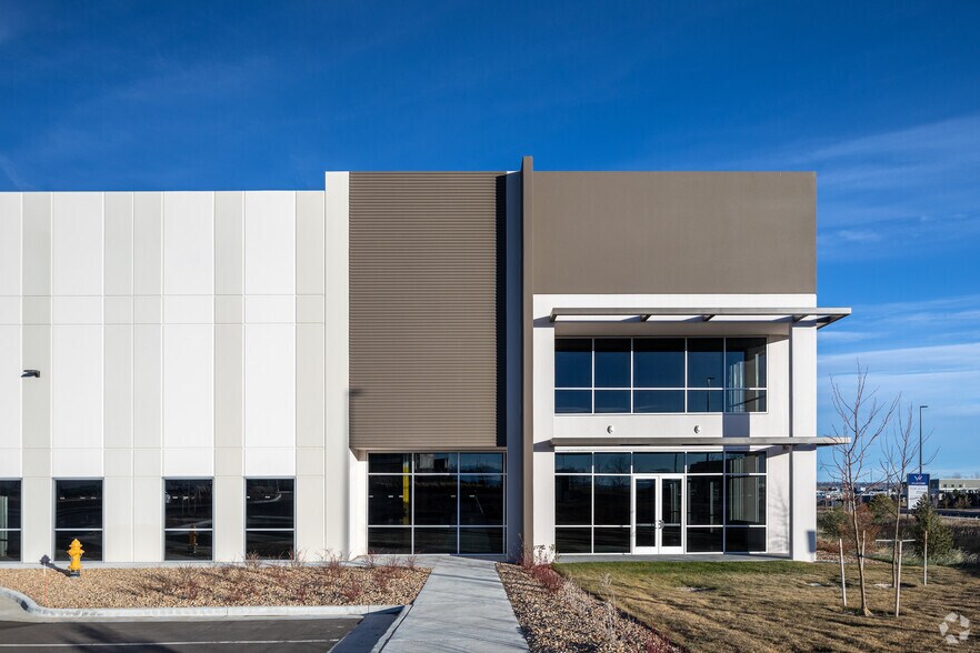 More Photos Of 7955 S Potomac St, Englewood Unknown For Lease