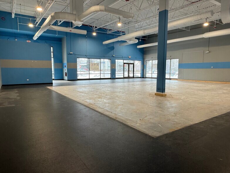 More Photos Of SEC Rte 83 & Aptakisic Rd, Long Grove Unknown For Lease