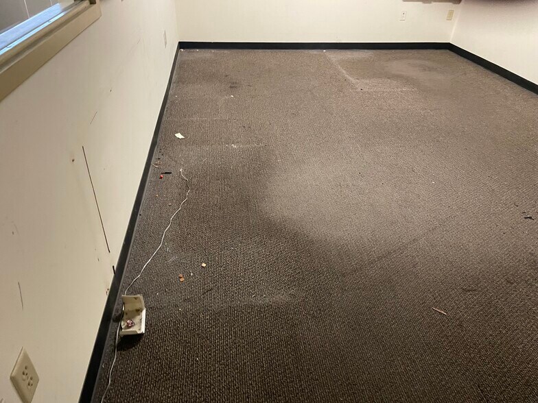 More Photos Of 60 Niemann Ln, Murphysboro Freestanding For Sale