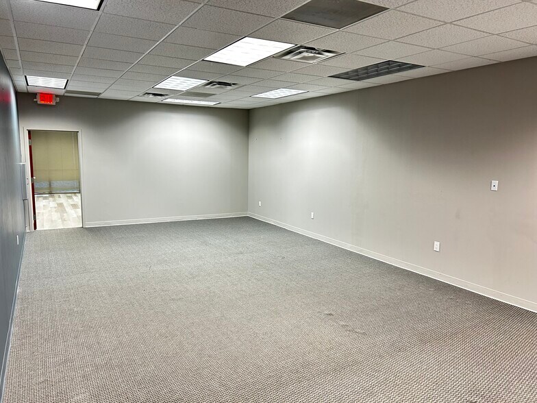 More Photos Of 4245 Johns Creek Pky, Suwanee Medical For Lease