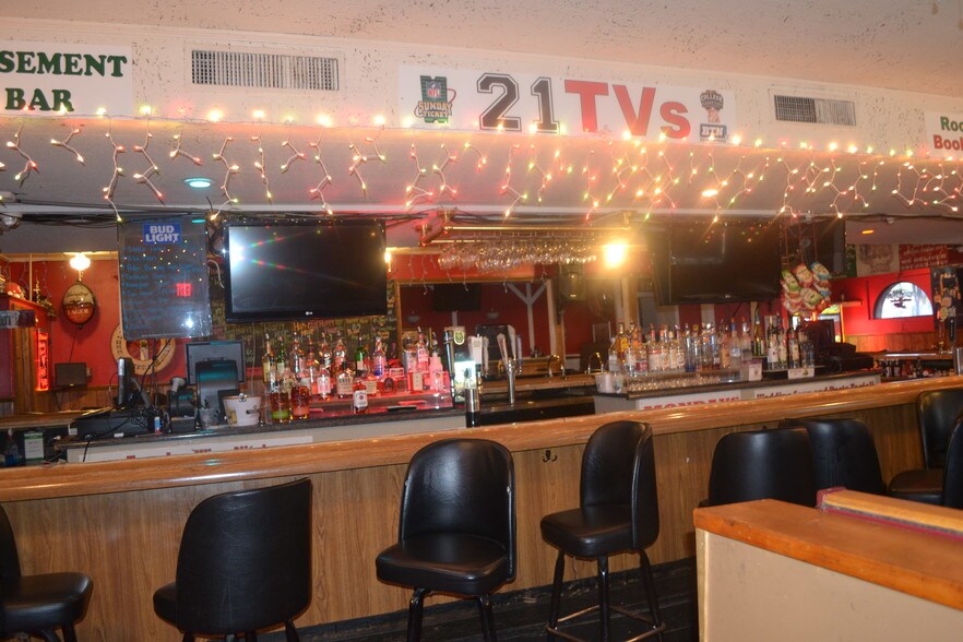More Photos Of 880 Youngstown Poland Rd, Struthers Restaurant For Lease