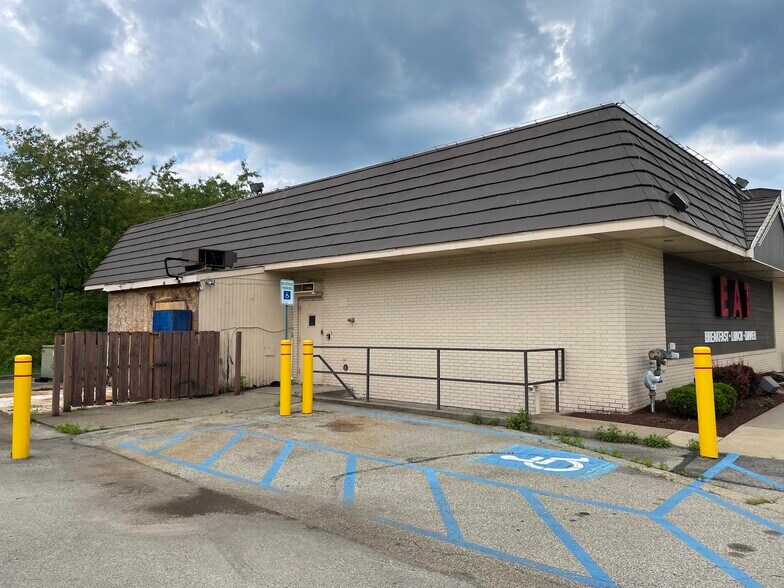 More Photos Of 200 Sheffield Dr, Delmont Restaurant For Lease