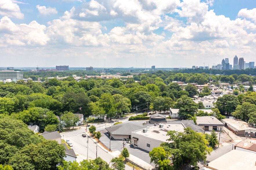 More Photos Of 1710 Defoor Ave NW, Atlanta Showroom For Lease