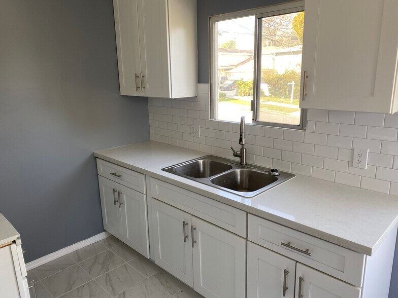 More Photos Of 638 Grant St, Santa Monica Apartments For Sale