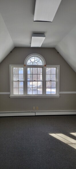 More Photos Of 489 Danbury Rd, Wilton Office Residential For Lease