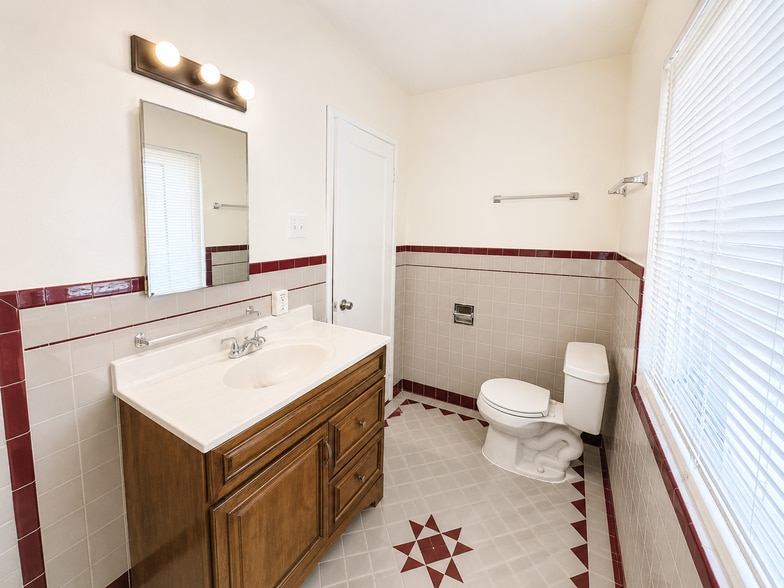 More Photos Of 1311-1313 Curtis St, Berkeley Apartments For Sale
