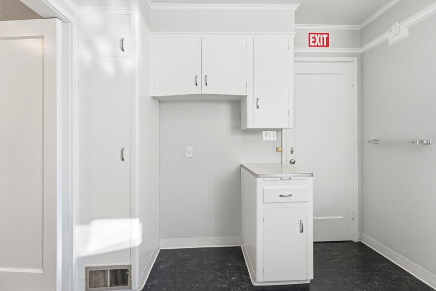 More Photos Of 1607-1611 NE 16th Ave, Portland Office For Lease