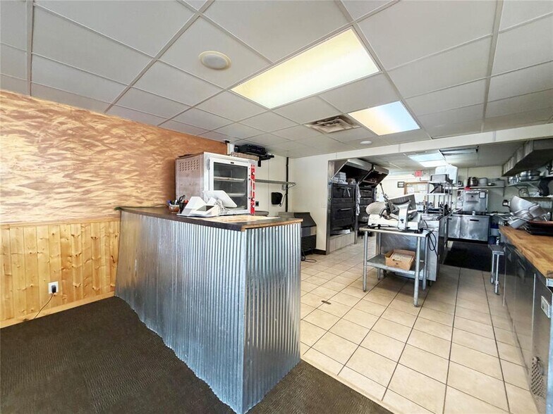 More Photos Of 613 E La Salle Ave, Barron Restaurant For Sale