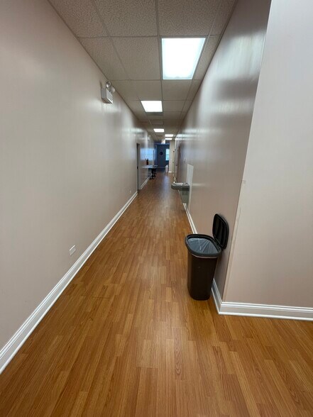 More Photos Of 3305 W Division St, Chicago Office For Lease