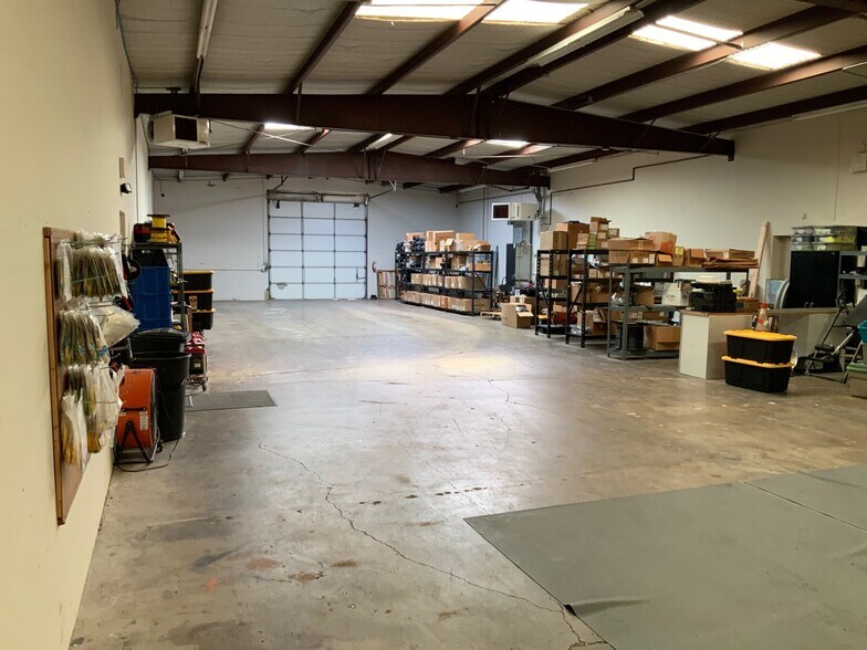 More Photos Of 641 Industrial Blvd, Grapevine Distribution For Lease