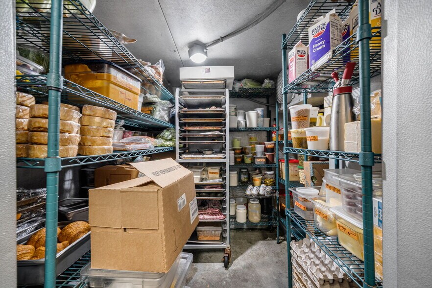 More Photos Of 335 Nieto Ave, Long Beach Restaurant For Sale