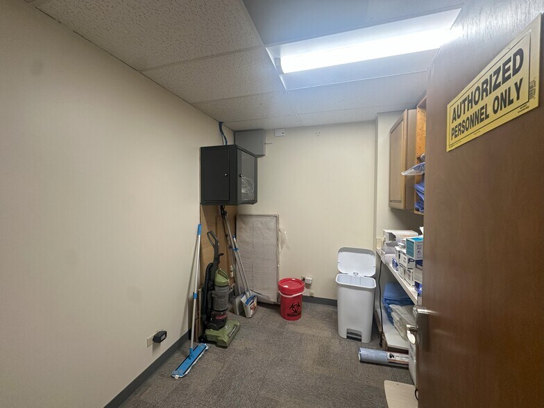 More Photos Of 99-128 Aiea Heights Dr, Aiea Medical For Sale