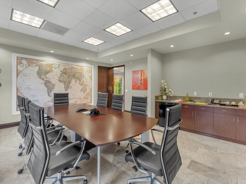 More Photos Of 2260 NW 114th Ave, Doral Warehouse For Lease