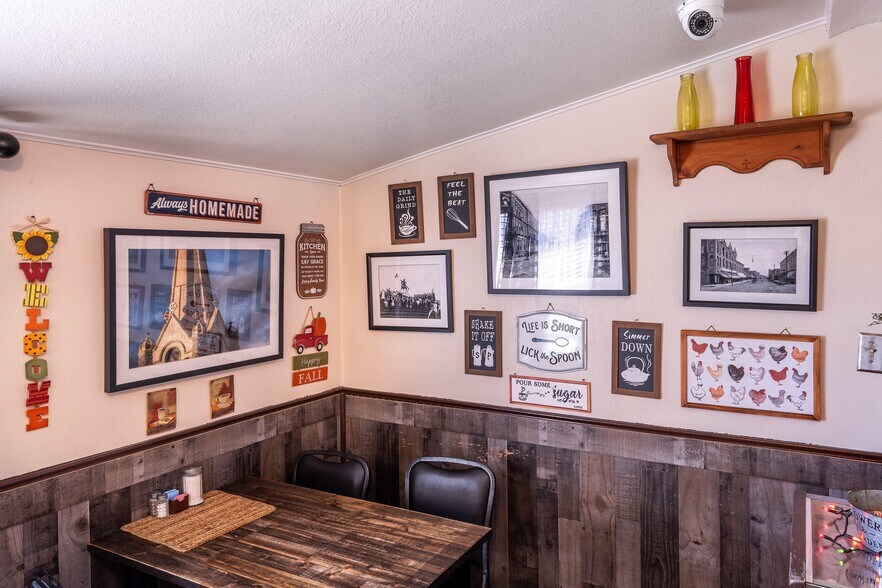 More Photos Of 1118 Robinson Ave, Trinidad Restaurant For Sale