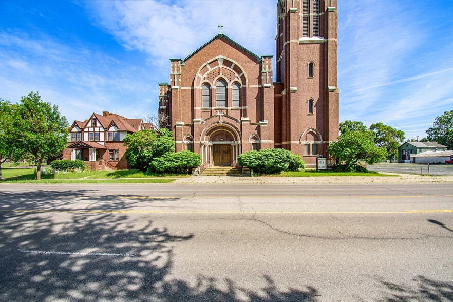 Primary Photo Of 612 N Michigan Ave, Saginaw Religious Facility For Sale