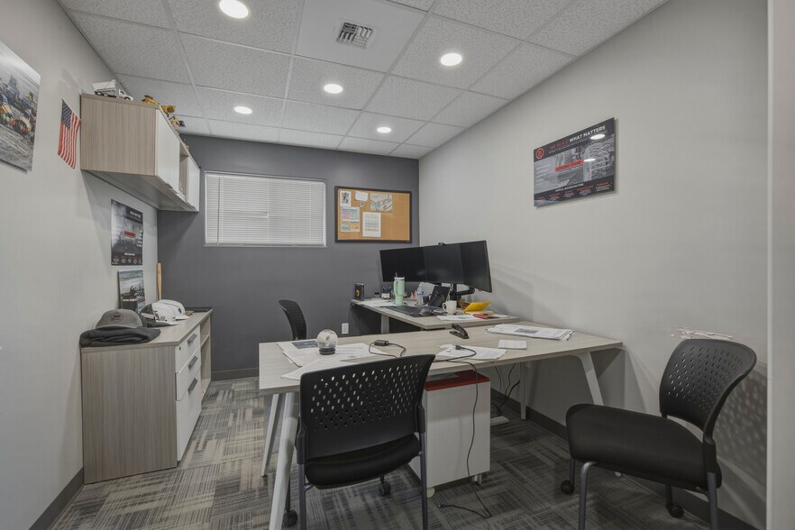More Photos Of 2213 Henderson Loop, Richland Warehouse For Sale