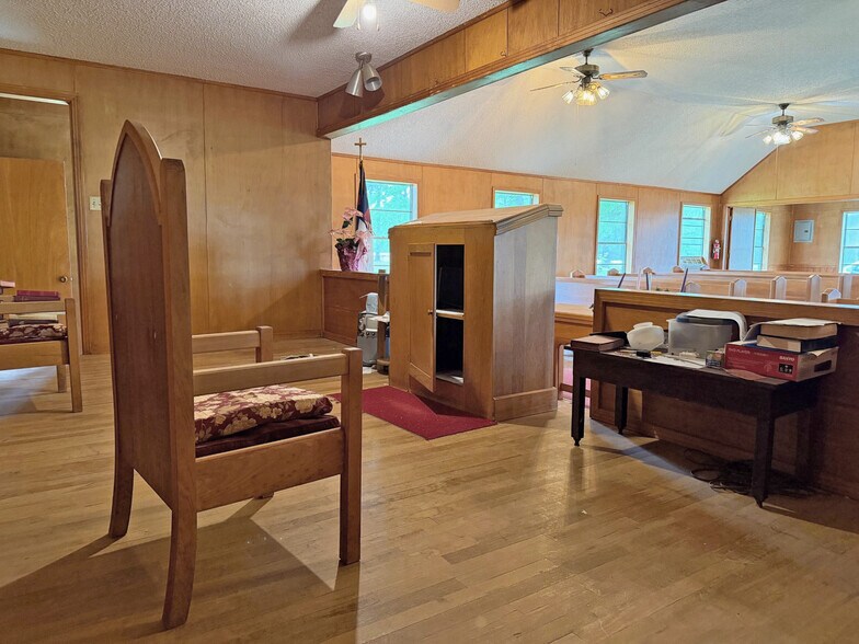 More Photos Of 4733 State Highway 37 N, Clarksville Religious Facility For Sale