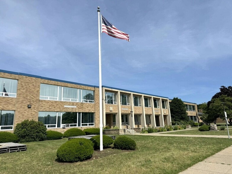 More Photos Of 360 Market St, Warren Schools For Sale
