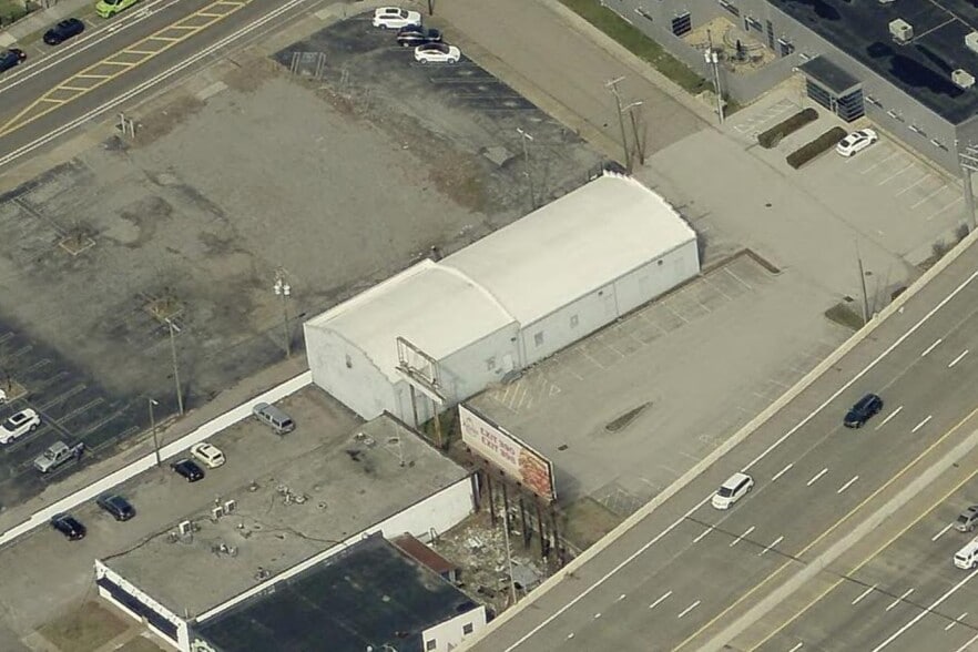 More Photos Of 511 King St, Knoxville Service For Lease
