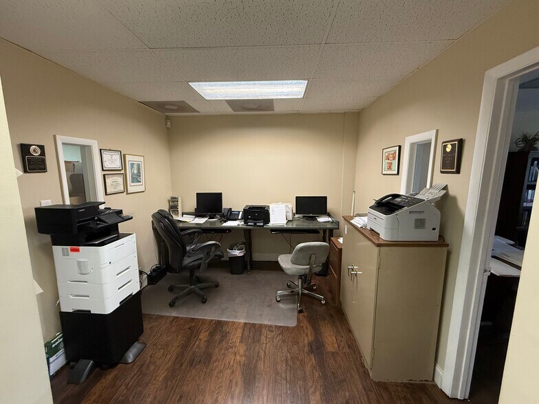 More Photos Of 3801 N University Dr, Sunrise Storefront Retail Office For Lease