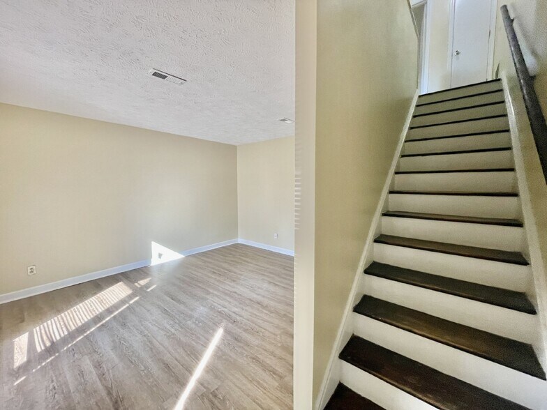 More Photos Of 5848 Aftonshire St, Fayetteville Apartments For Sale