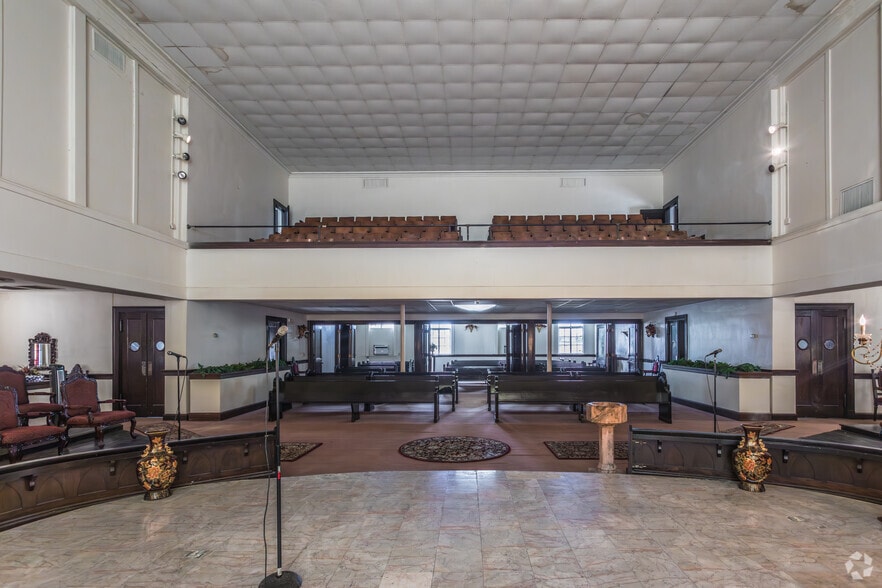 More Photos Of 1110 Faxon Ave, Memphis Religious Facility For Sale