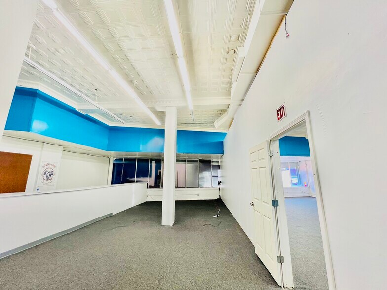 More Photos Of 976 Broadway, Buffalo Storefront For Lease