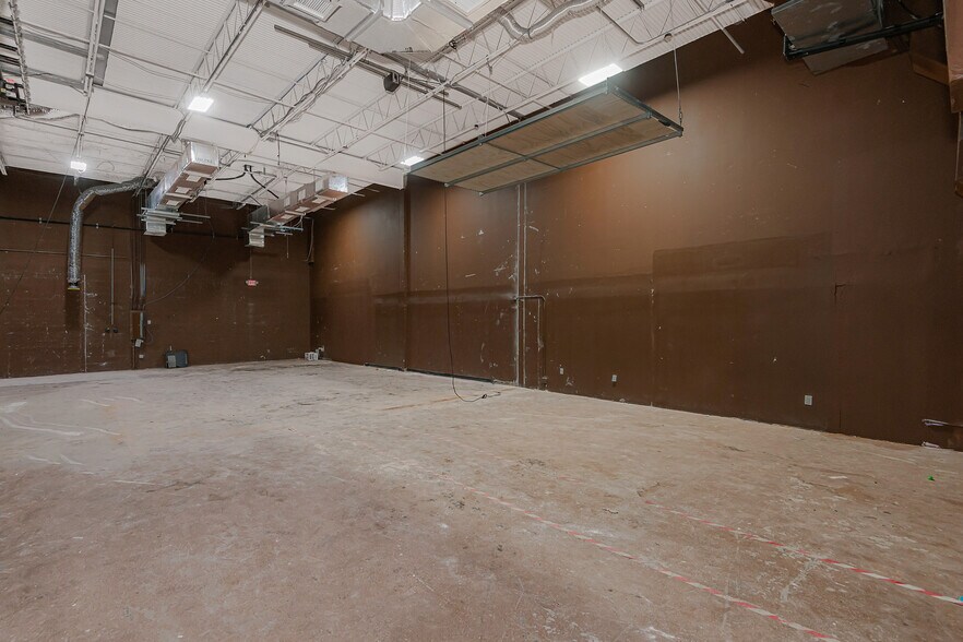 More Photos Of 3650 Coral Ridge Dr, Coral Springs Light Manufacturing For Sale
