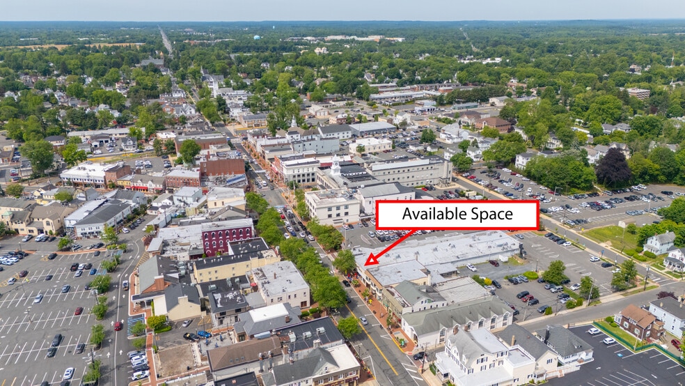 More Photos Of 31 E Main St, Freehold Restaurant For Lease