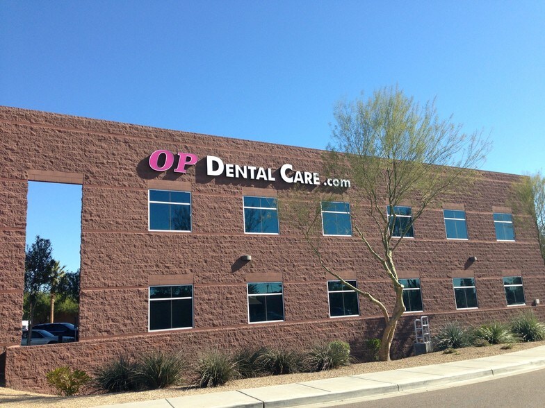 More Photos Of 2401 W Glendale Ave, Phoenix Medical For Lease