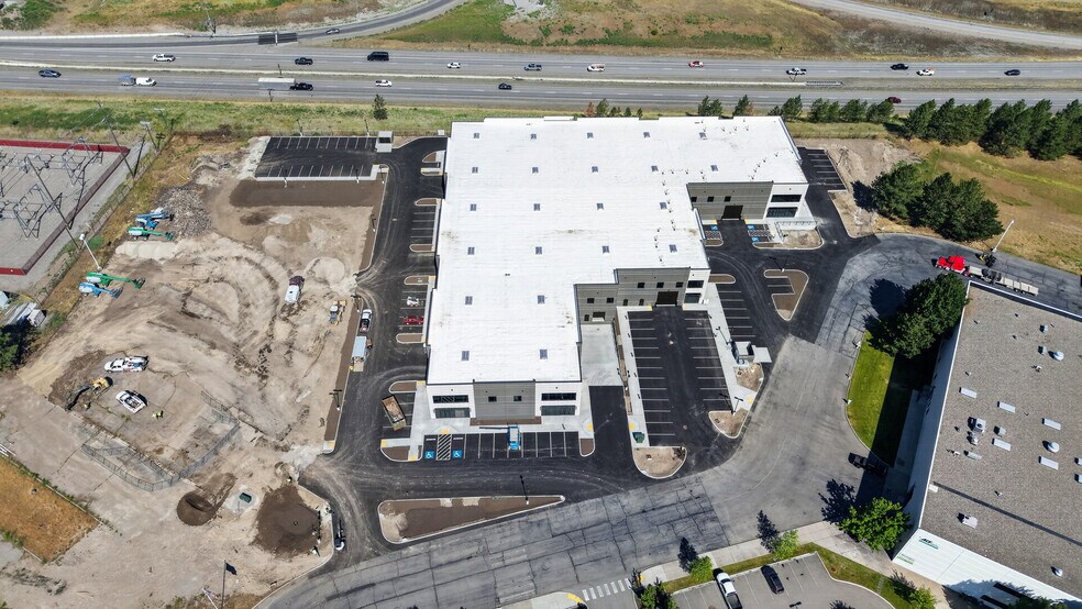 More Photos Of 22421 E Appleway Ave, Liberty Lake Showroom For Lease