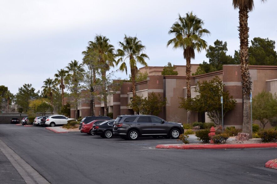 More Photos Of 8064-8084 W Sahara Ave, Las Vegas Office For Lease