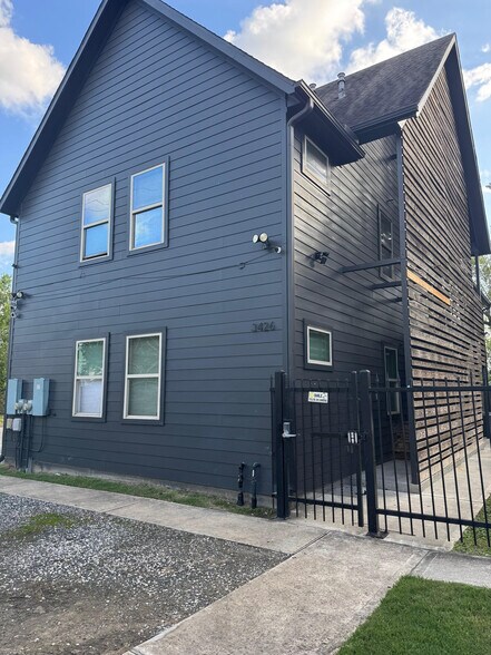 More Photos Of 3424-3426 Tuam St, Houston Apartments For Sale