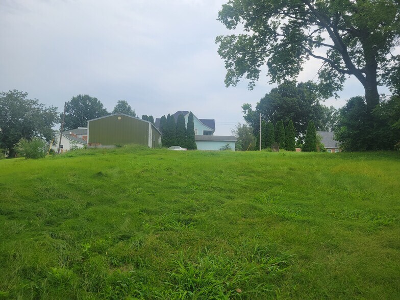 More Photos Of 411 N 6th St, Elsberry Land For Sale