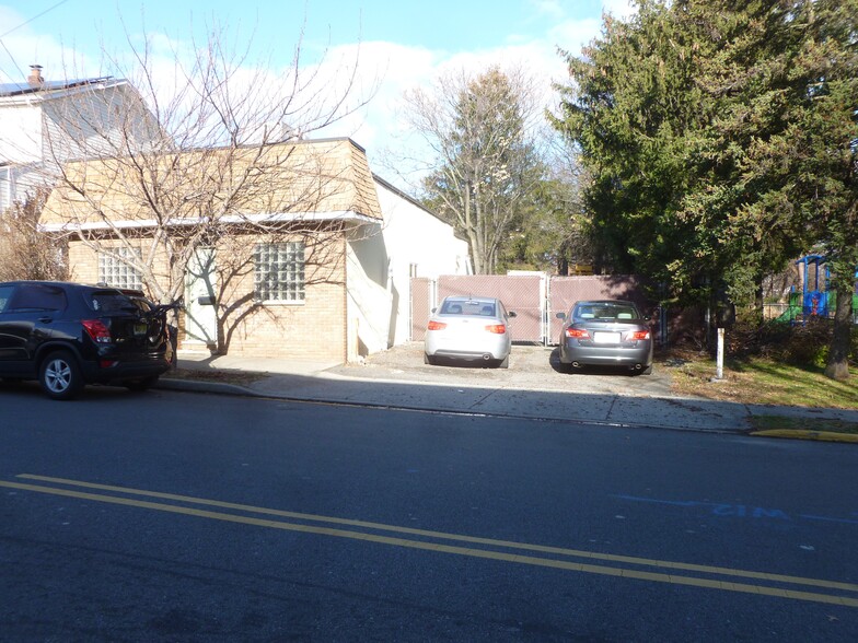 Primary Photo Of 10 1st St, Lodi Office For Sale