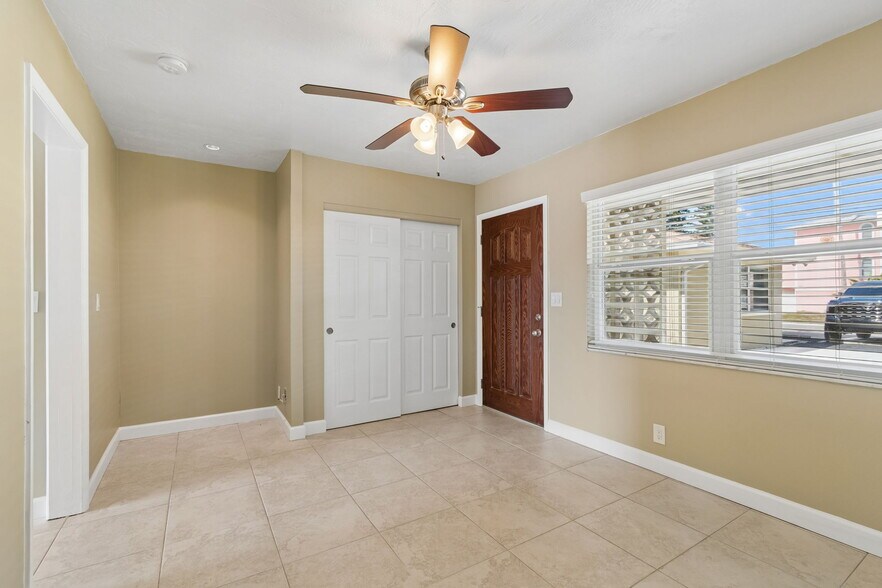 More Photos Of 2307 Bay Blvd, Indian Rocks Beach Apartments For Sale