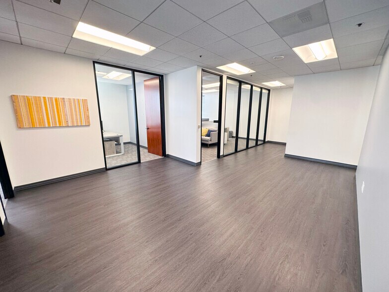 More Photos Of 1880 Century Park E, Los Angeles Office For Lease