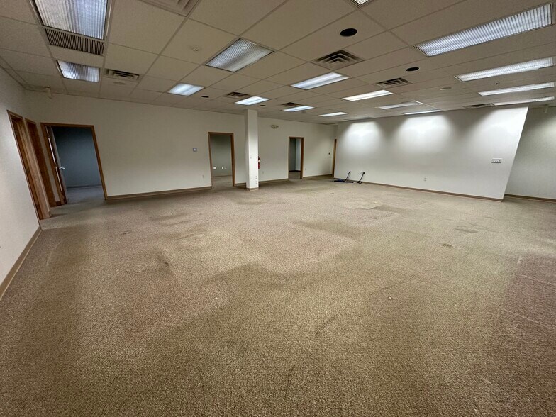 More Photos Of 2139 E Primrose St, Springfield Office For Lease