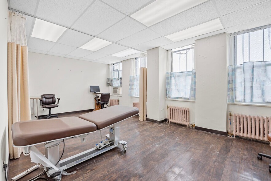 More Photos Of 142-144 Joralemon St, Brooklyn Medical For Lease