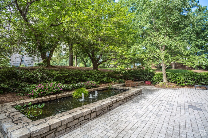 More Photos Of 2727 Paces Ferry Rd SE, Atlanta Office For Lease