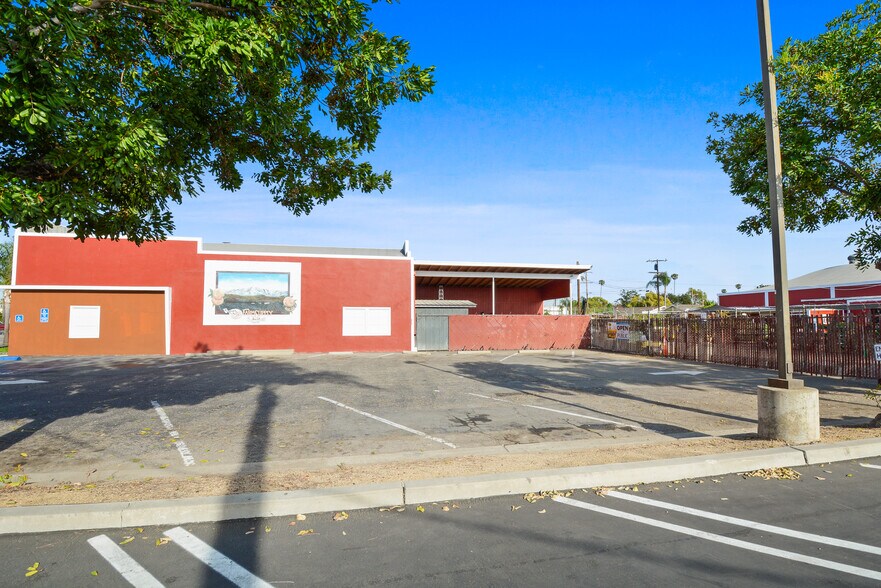More Photos Of 1826 W Chapman Ave, Orange Freestanding For Sale