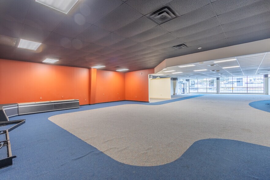 More Photos Of 1592 Sandifer Blvd, Seneca Freestanding For Lease